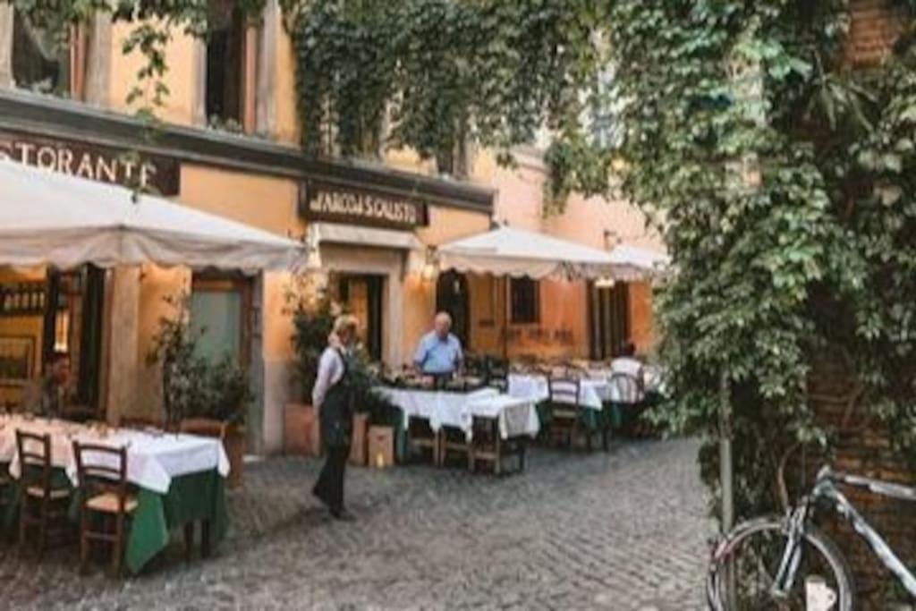 Apartamento Peaceful In Piazza Venezia's Alleys *