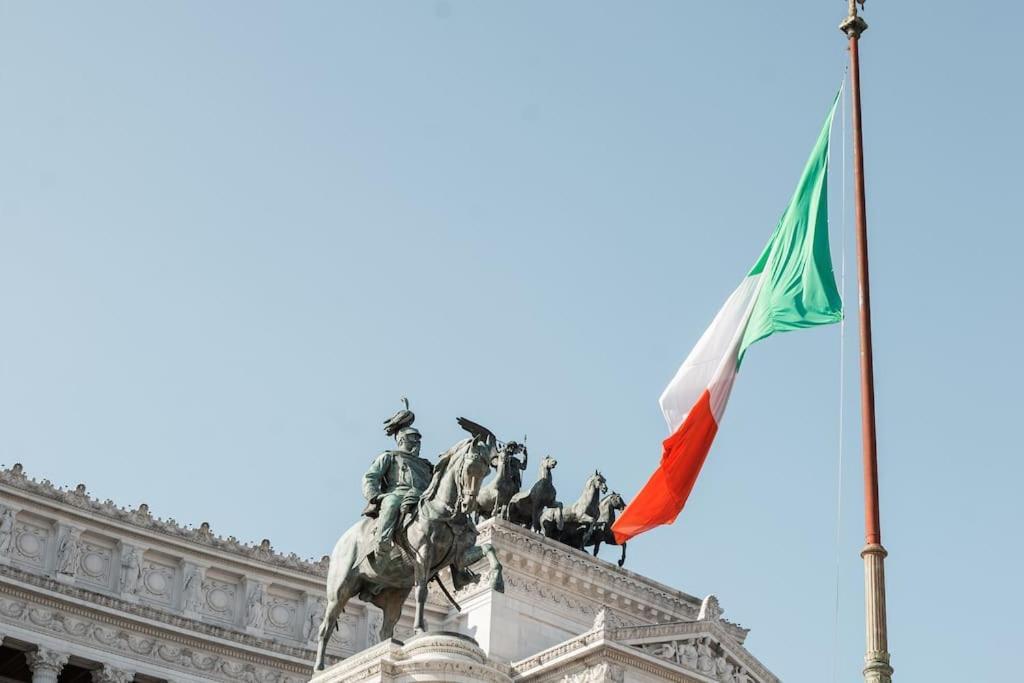 Apartamento Peaceful In Piazza Venezia's Alleys